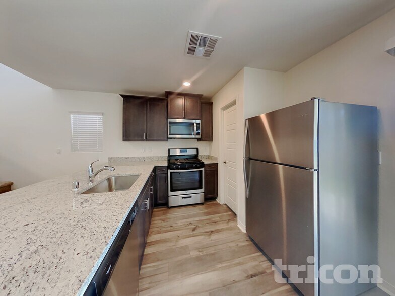Building Photo - 4944 Amberlyn St