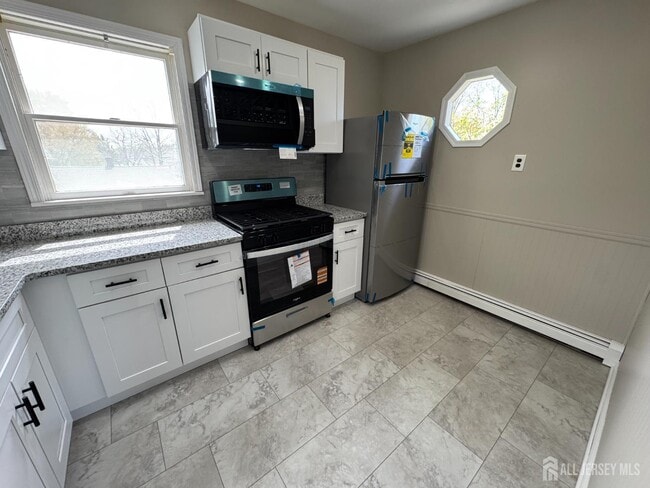 Building Photo - 9 Scott Ave