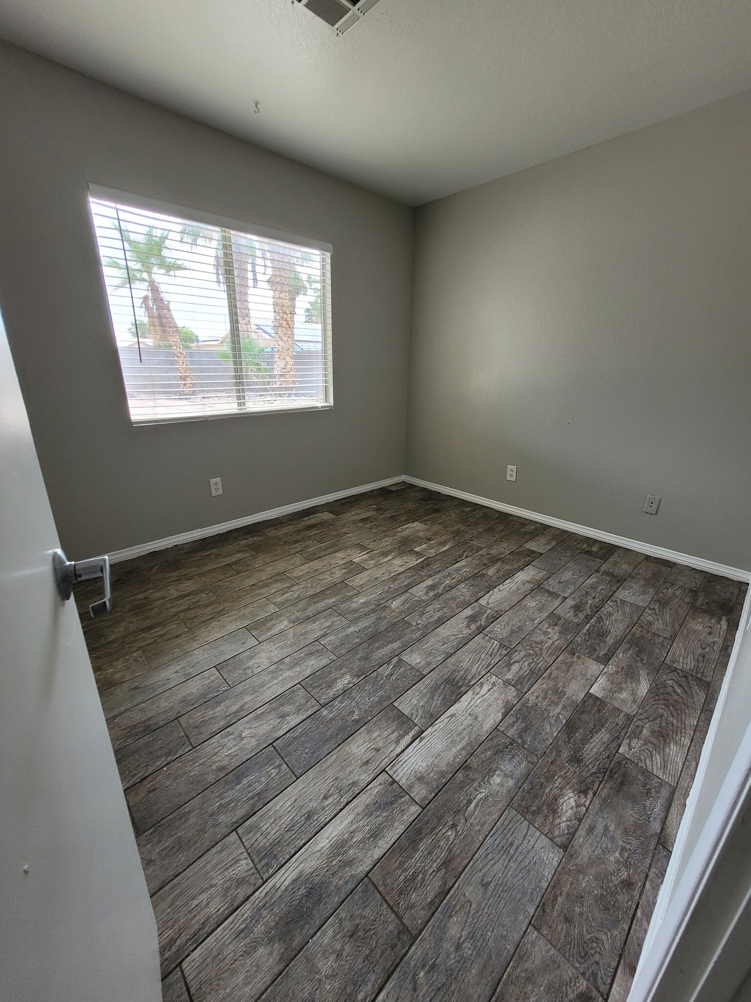 Building Photo - 5104 Crystal Breeze Ln