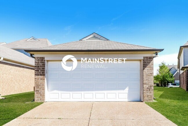 Building Photo - 4 Bedroom Pet-Friendly Home in Memphis, TN with Main Street Renewal