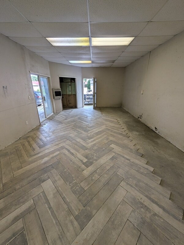 Building Photo - 316 6th Ave E