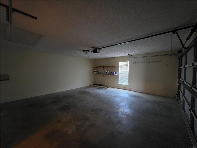 Building Photo - 9400 Bristlecone Dr