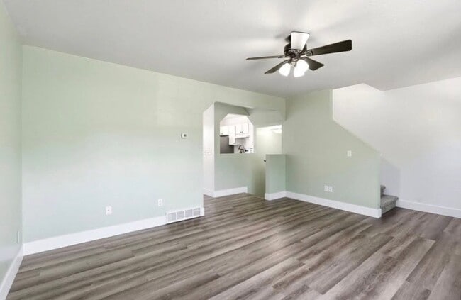 Building Photo - 367 E 525 S