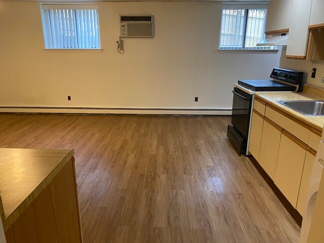 Building Photo - 53 Homeland Dr