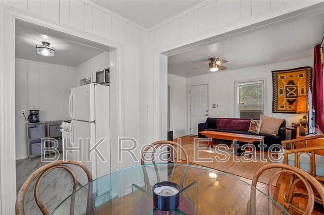 Building Photo - 1915 Clover Ln