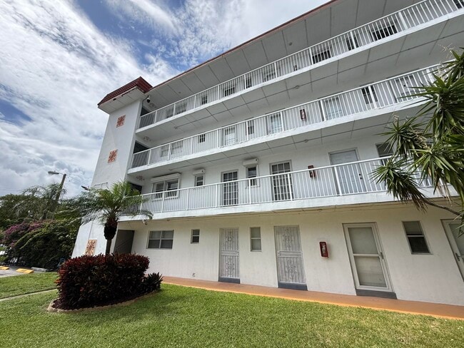 Building Photo - 4500 N Flagler Dr
