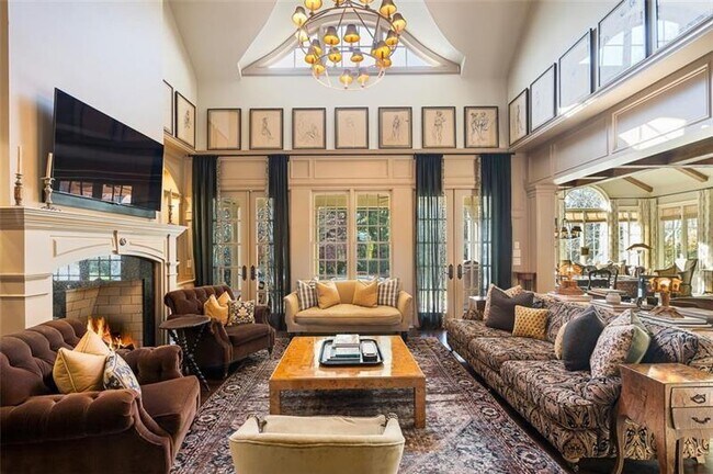 Building Photo - 5000 Long Island Dr