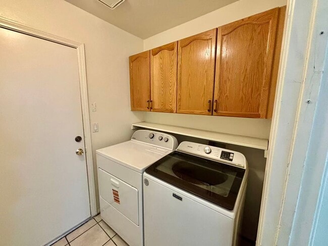 Building Photo - Charming single-story home