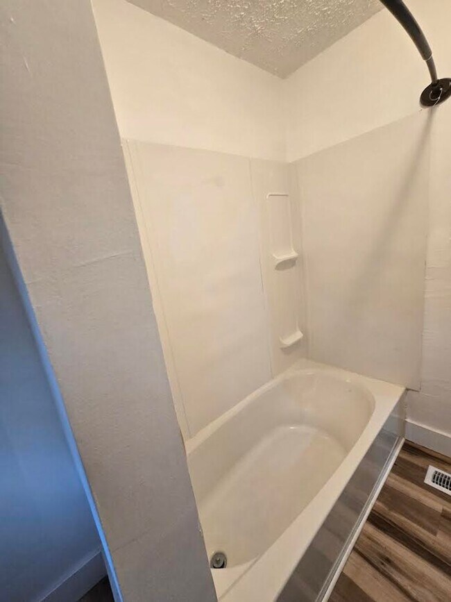 Building Photo - Spacious One Bedroom Duplex located near S...