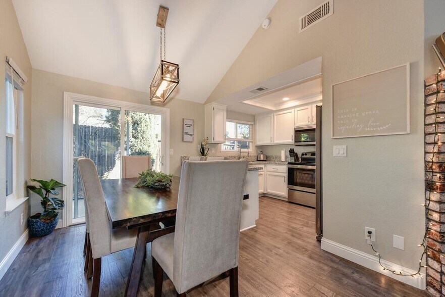 Building Photo - 8313 Crossoak Way