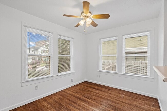Building Photo - 1307 Concho St