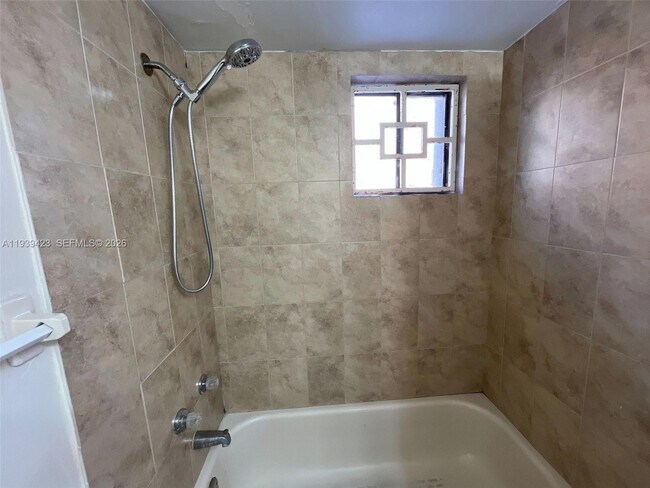 Building Photo - 5300 W 21st Ct