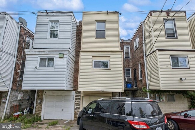 Building Photo - 6257 N 18th St