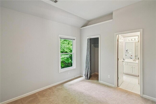 Building Photo - 2979 Rosebrook Dr