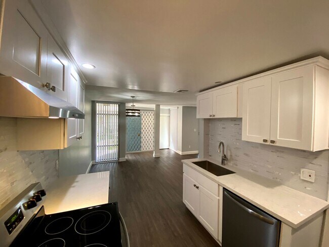 Building Photo - Coming Soon: Stylish 2-Bed Apartment with Underground Parking