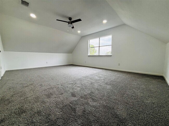 Building Photo - 16246 Los Altos Dr
