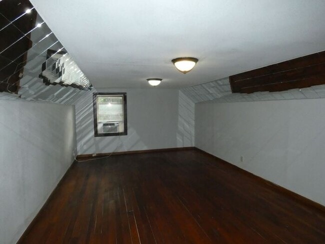 Building Photo - Riverside Home Ready to Lease-4701 N Green Hills Rd