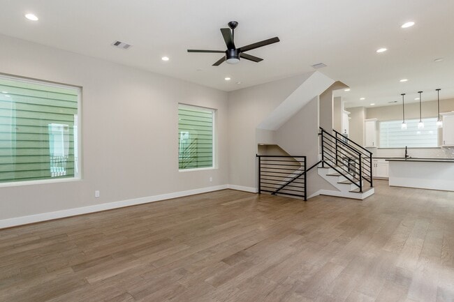 Building Photo - 1439 W 25th St