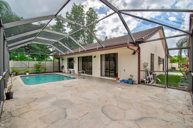 Building Photo - 7794 Villa Nova Dr