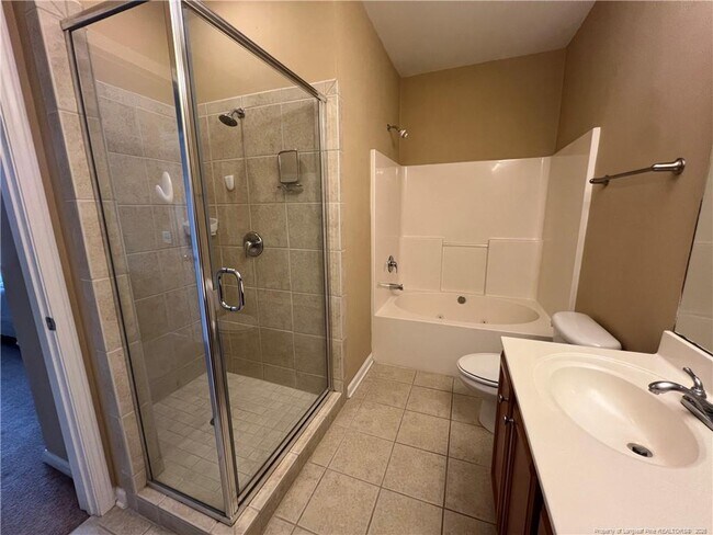 Building Photo - 621 Marshtree Ln