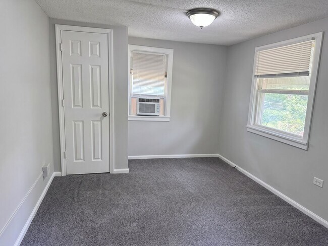 Building Photo - 2610 Quincy Ave