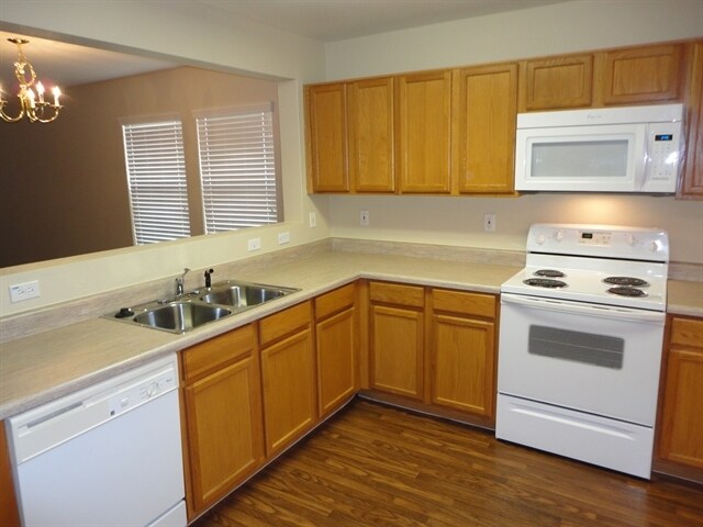 Building Photo - 211 E Valley View Dr