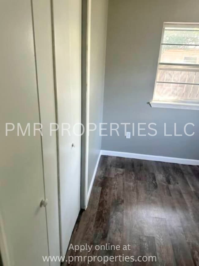 Building Photo - 3 Bed 2 Bath - House