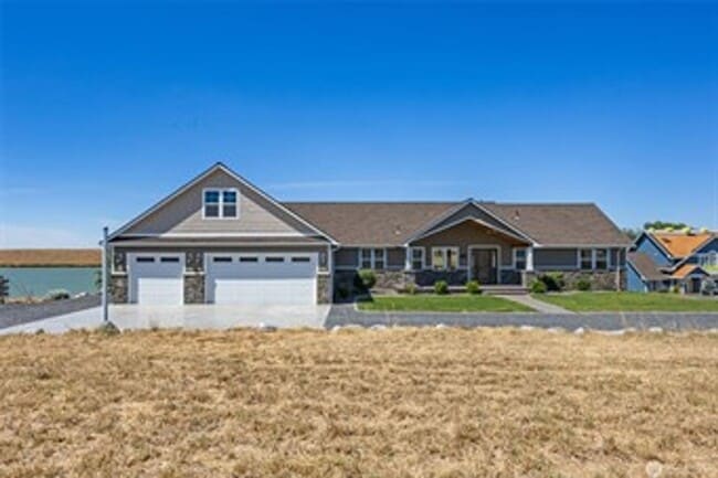 Building Photo - 7328 Stonecrest Rd NE