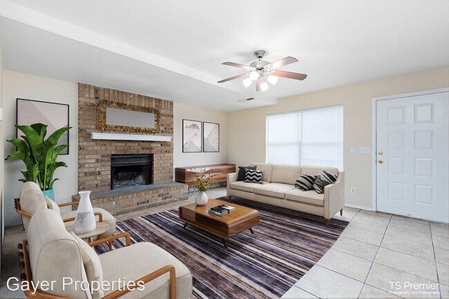 Primary Photo - 3 br, 2.5 bath House - 2028 ball ave