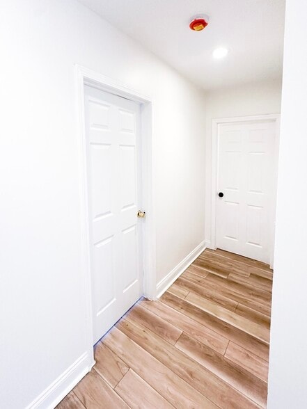 Building Photo - 2747 Armand Pl