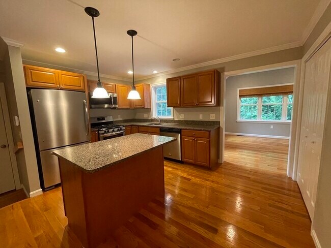 Building Photo - 53 Brewster Rd