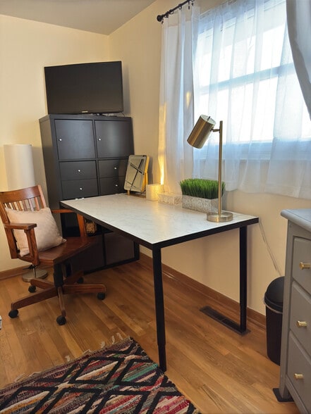 Building Photo - 4755 Esterbrook Rd