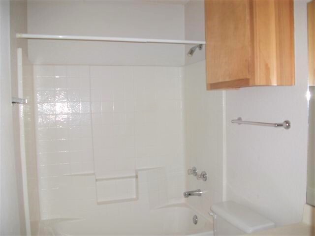 Building Photo - 306 Horseshoe Dr