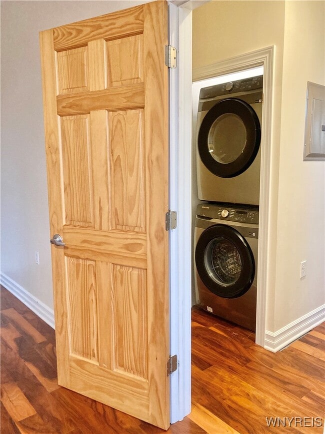 Building Photo - 481 Franklin St