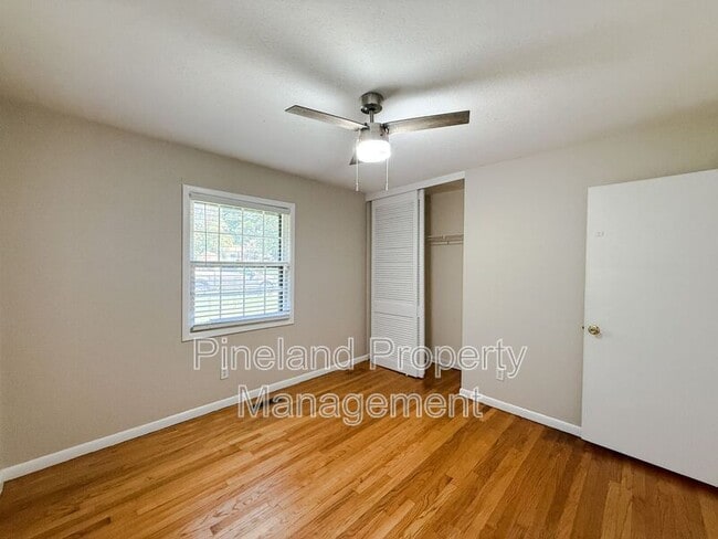 Building Photo - 7220 Ainsley St
