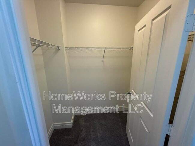 Building Photo - 414 Water St