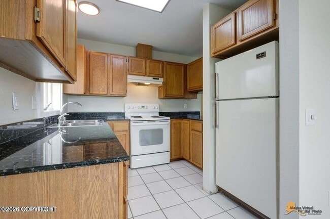 Building Photo - 430 E 14th Ave