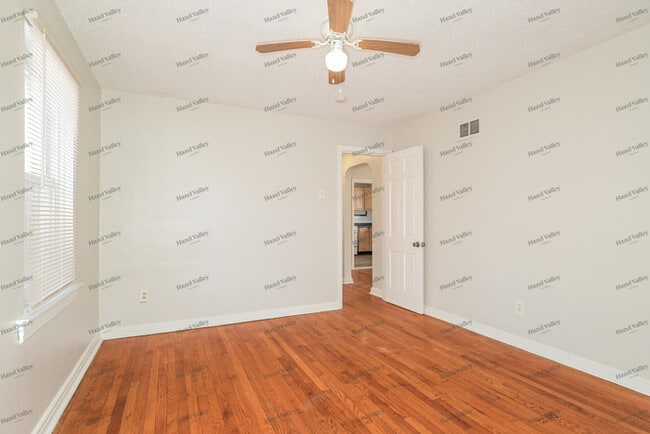 Building Photo - 1306 Sheridan Dr