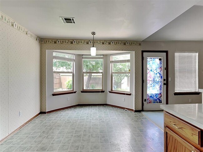Building Photo - 8213 NW 84th St