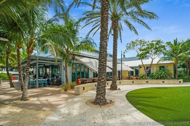 Building Photo - 300 N Hwy A1A