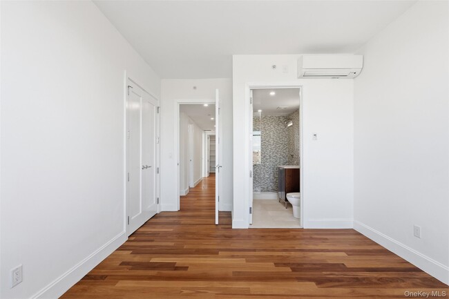 Building Photo - 3220 Arlington Ave