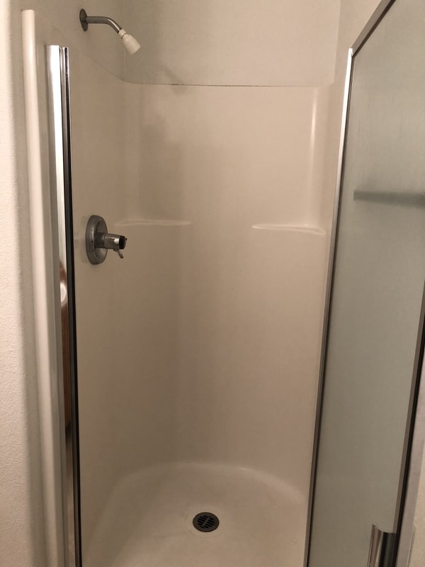 Building Photo - 944 NW Oak Pl