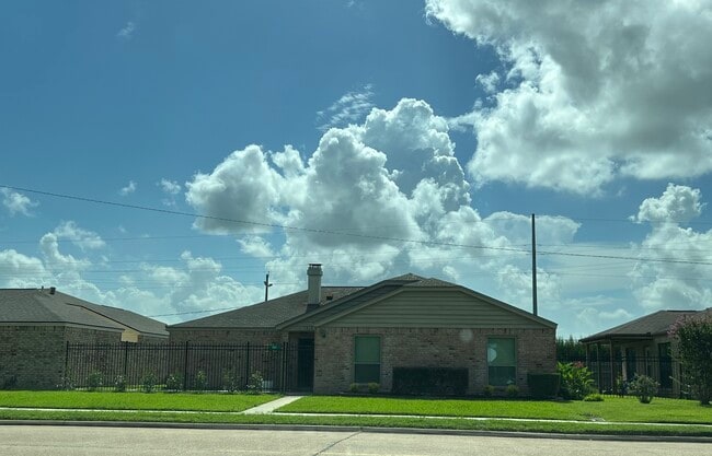 Building Photo - 2813 Saba Ln