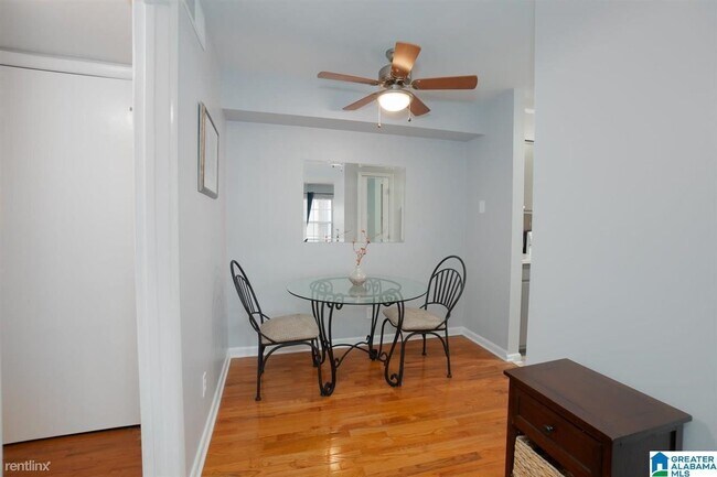 Building Photo - 2727 Highland Ave