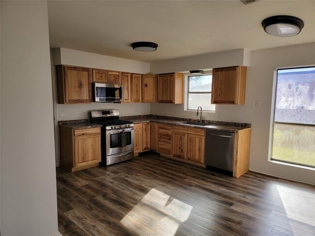 Building Photo - 257 Austin St