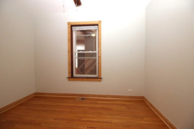 Building Photo - Spacious 3-Bedroom, 2-Bathroom Duplex in Avondale
