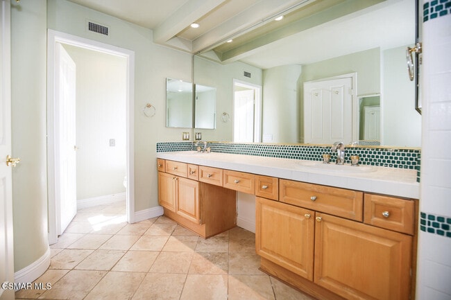 Building Photo - 1811 Fox Springs Cir