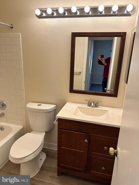 Building Photo - 5235 Walney Rd