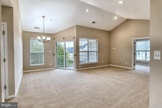 Building Photo - 25340 Lake Mist Square