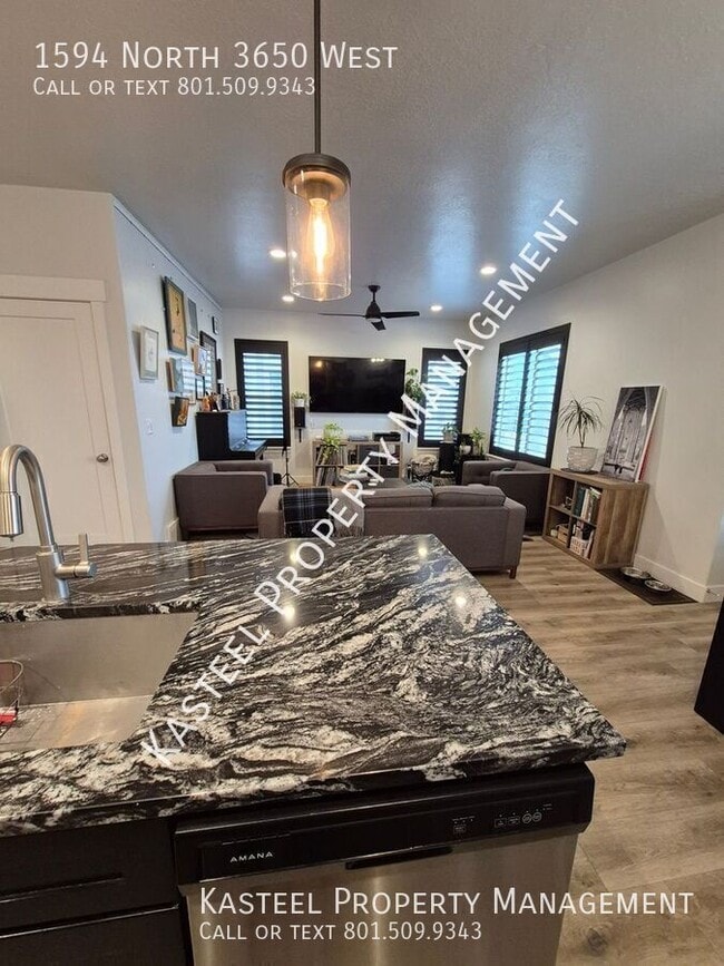 Building Photo - 1594 N 3650 W